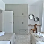 Villa Joy With Private Pool, Close To Naoussa Kostos